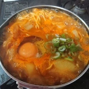 余ったキムチ鍋でねぎたっぷりラーメン